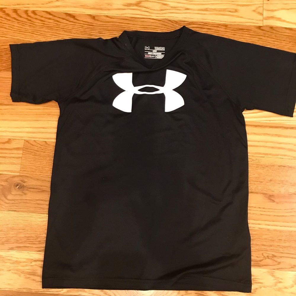 Boys Under Armour YMD heat gear short sleeve shirt